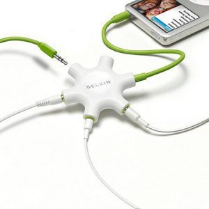 Universal connector to 5 phones Belkin Rockstar